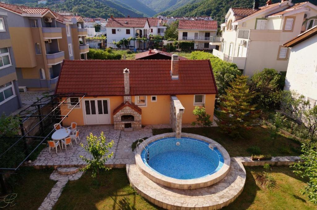Apartments Apple Cat Montenegro Ko บิเยลา ภายนอก รูปภาพ