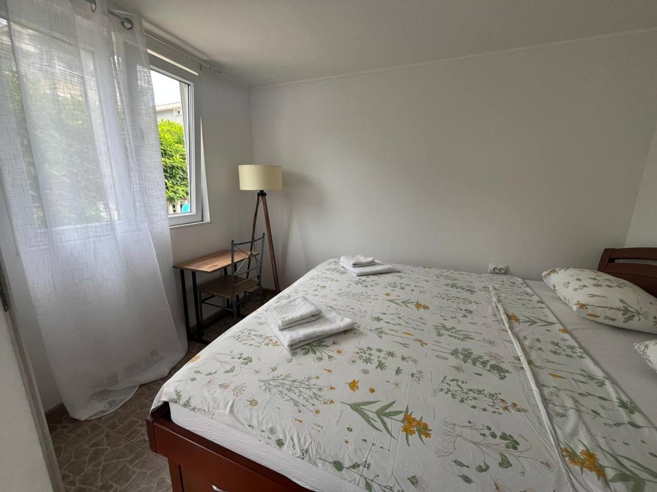 Apartments Apple Cat Montenegro Ko บิเยลา ภายนอก รูปภาพ