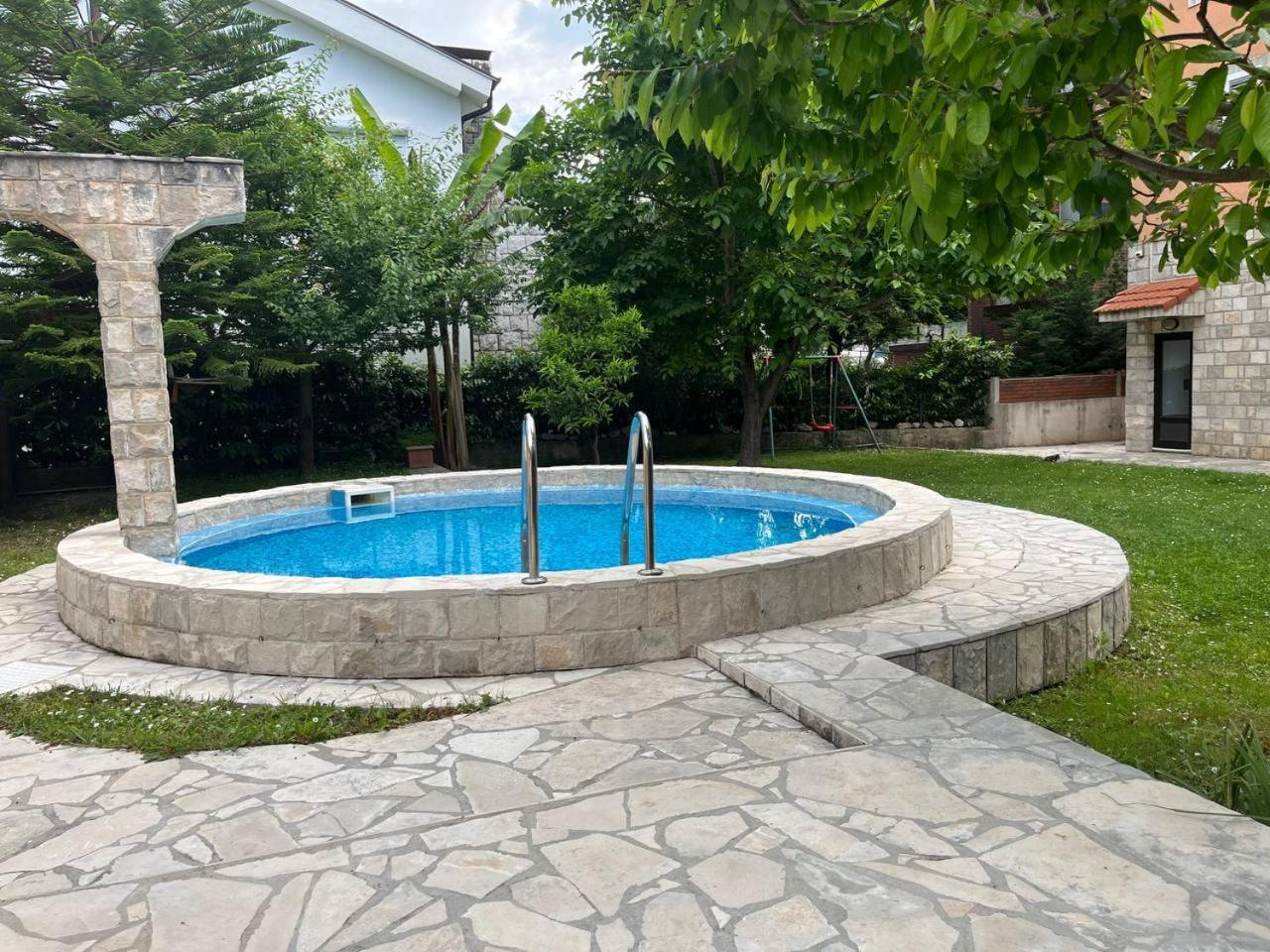 Apartments Apple Cat Montenegro Ko บิเยลา ภายนอก รูปภาพ