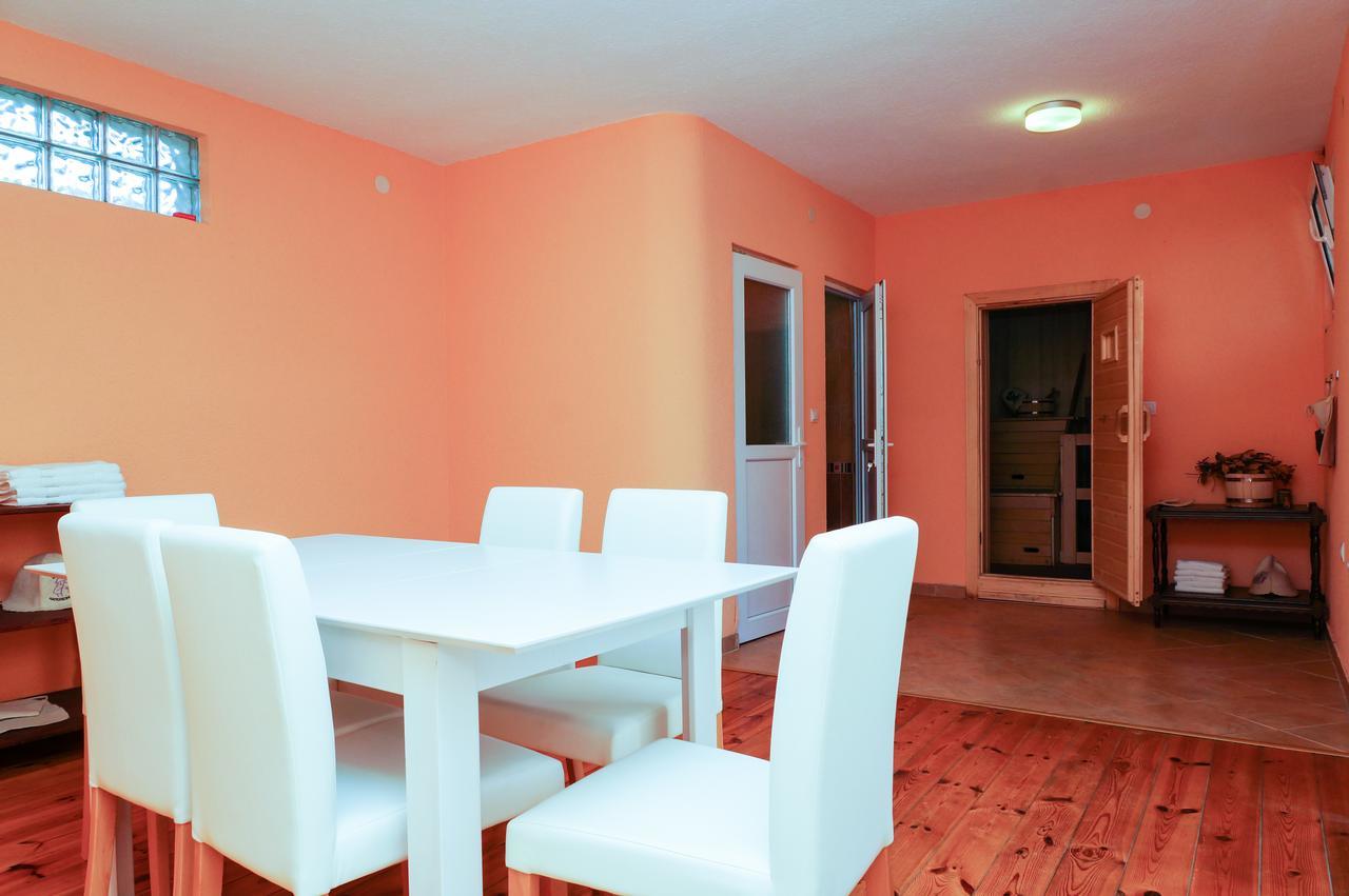 Apartments Apple Cat Montenegro Ko บิเยลา ภายนอก รูปภาพ