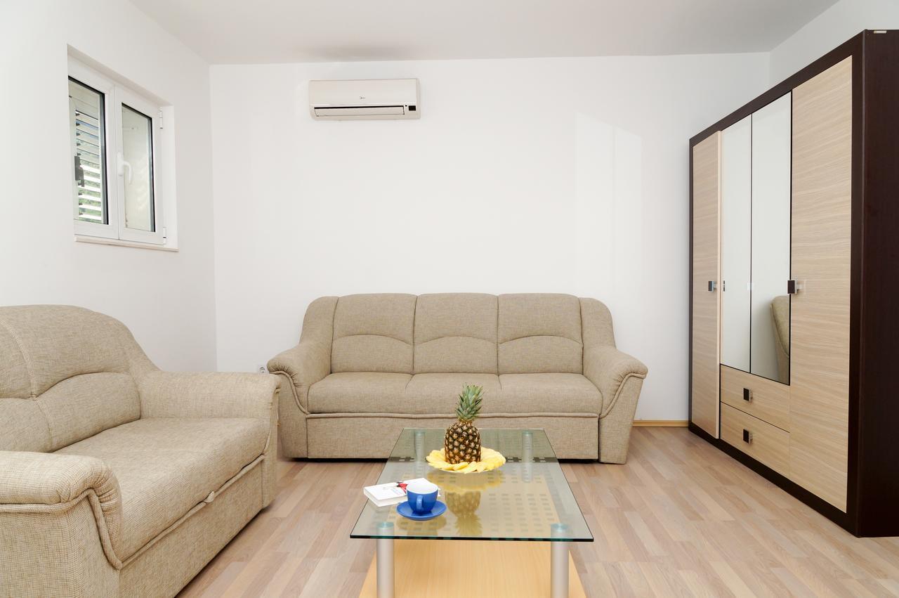 Apartments Apple Cat Montenegro Ko บิเยลา ภายนอก รูปภาพ