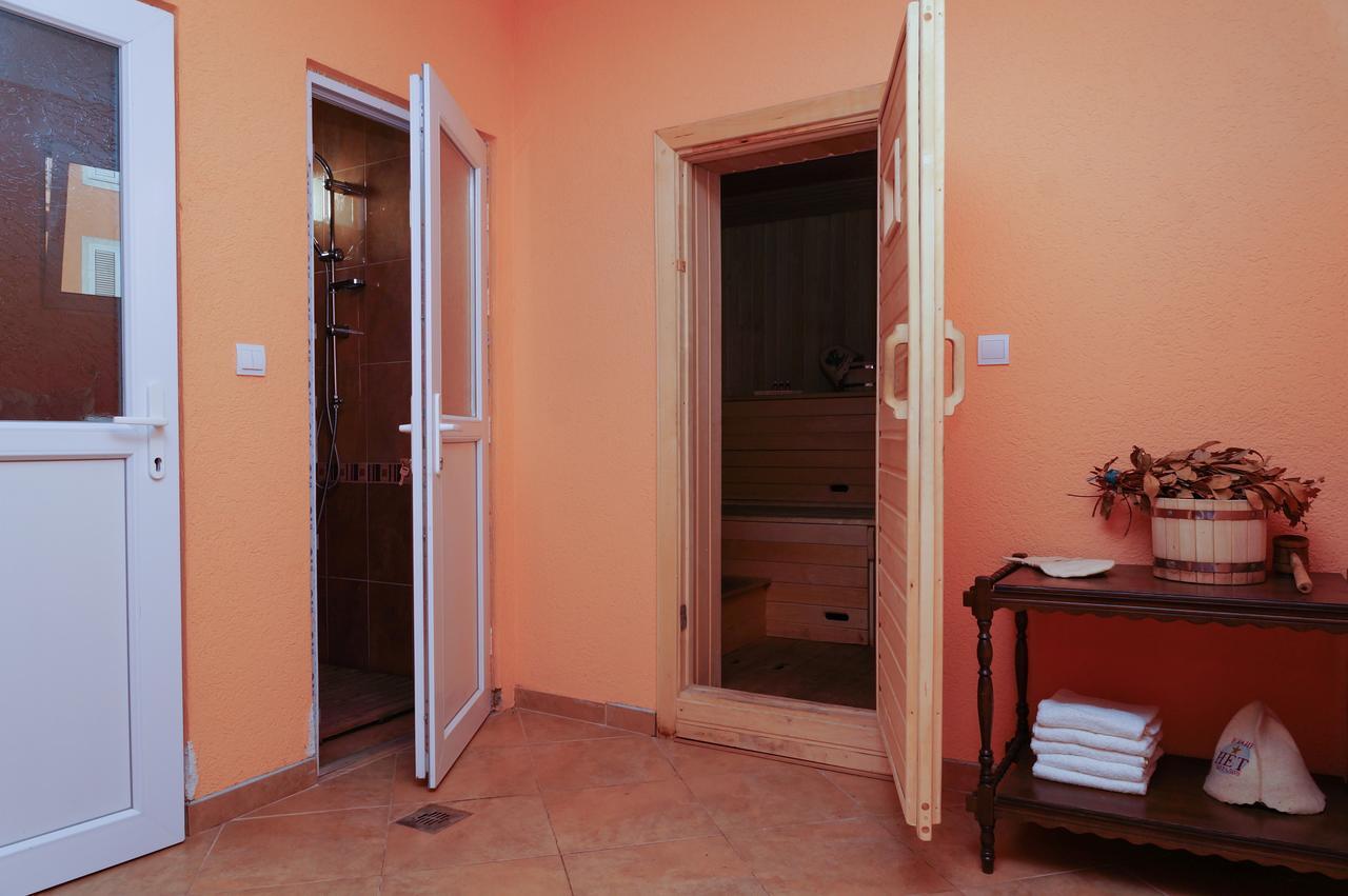 Apartments Apple Cat Montenegro Ko บิเยลา ภายนอก รูปภาพ