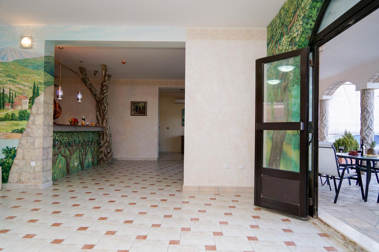 Apartments Apple Cat Montenegro Ko บิเยลา ภายนอก รูปภาพ