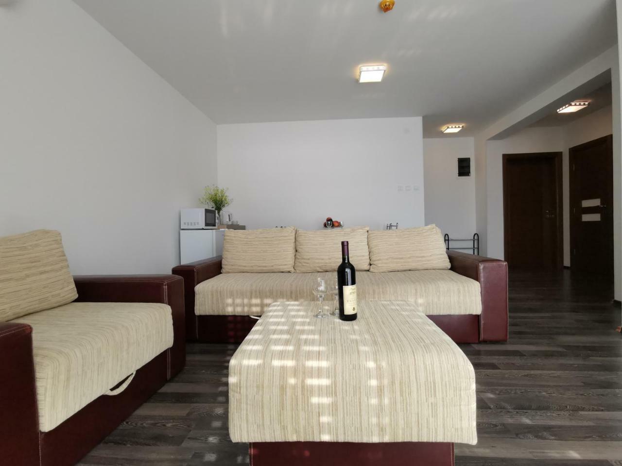 Apartments Apple Cat Montenegro Ko บิเยลา ภายนอก รูปภาพ