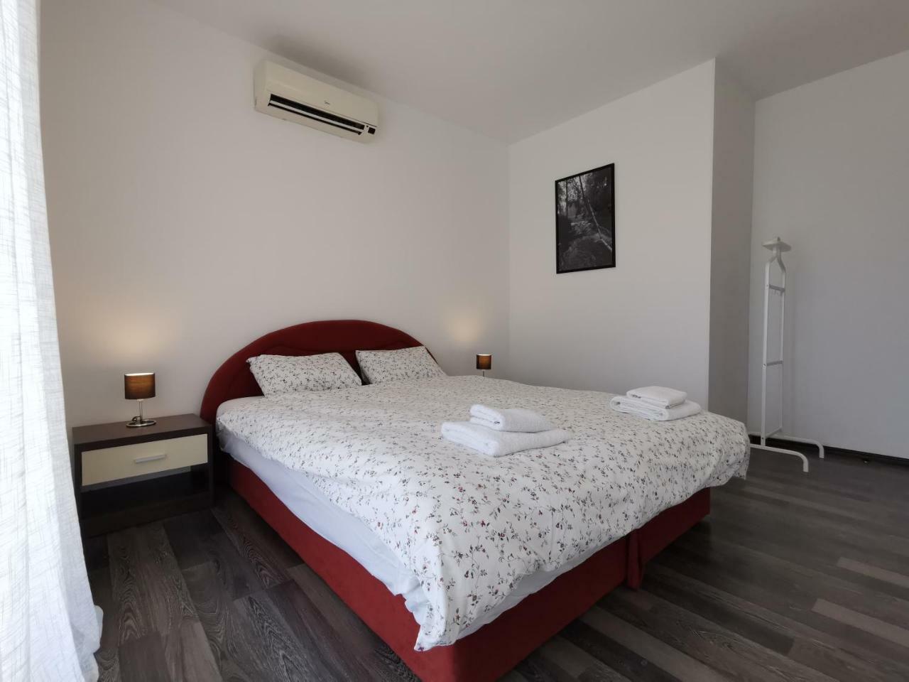 Apartments Apple Cat Montenegro Ko บิเยลา ภายนอก รูปภาพ