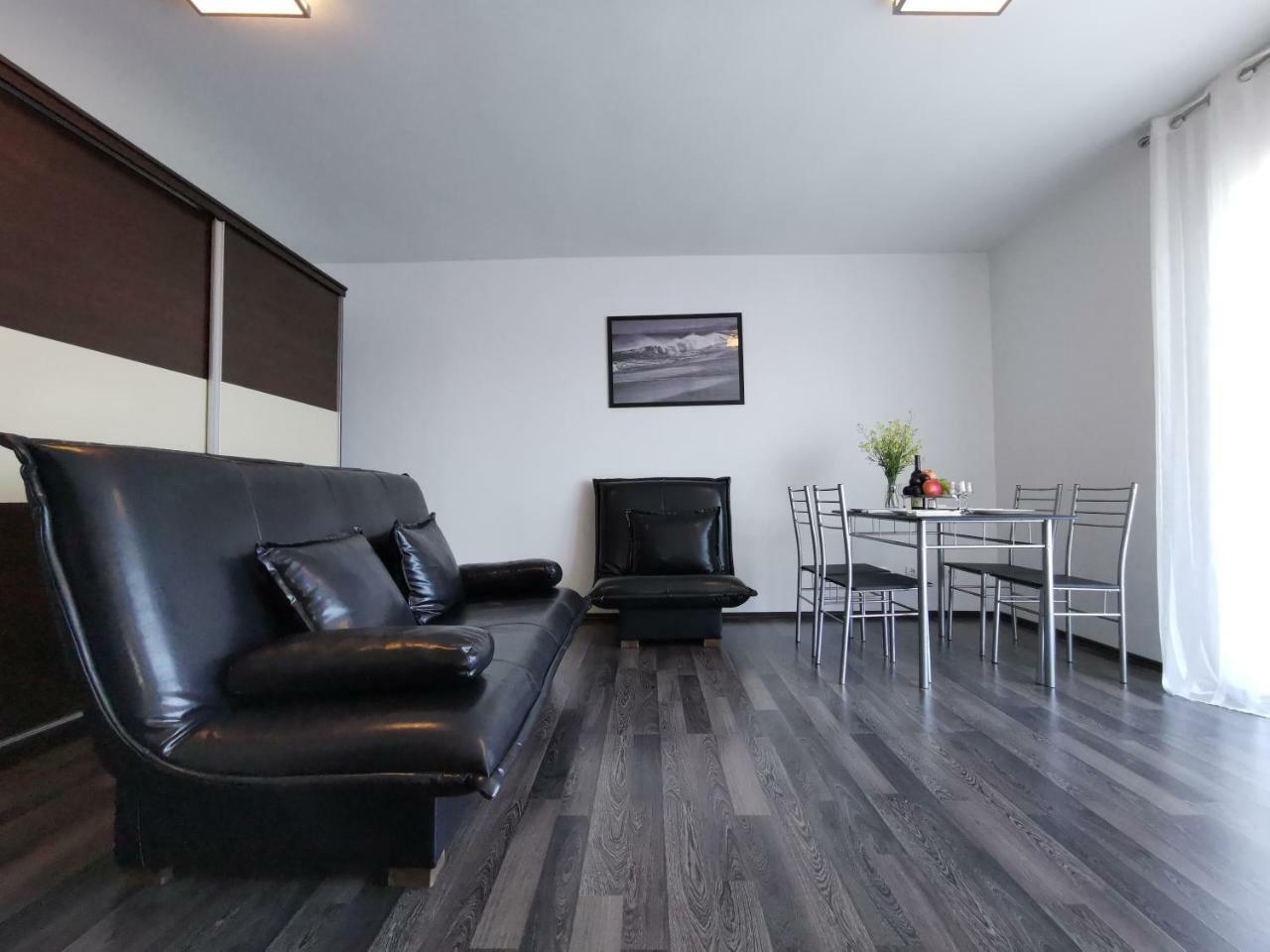 Apartments Apple Cat Montenegro Ko บิเยลา ภายนอก รูปภาพ